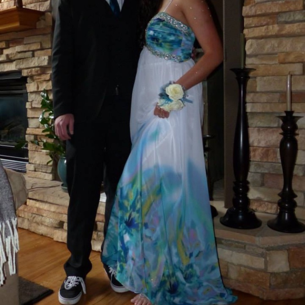 Prom Dress - Picture 5 of 6